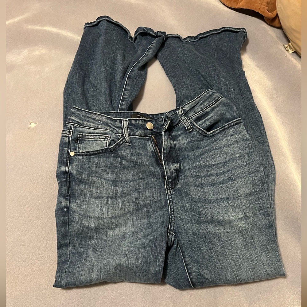 Women’s JUDY BLUE flared jeans—Size 5/27